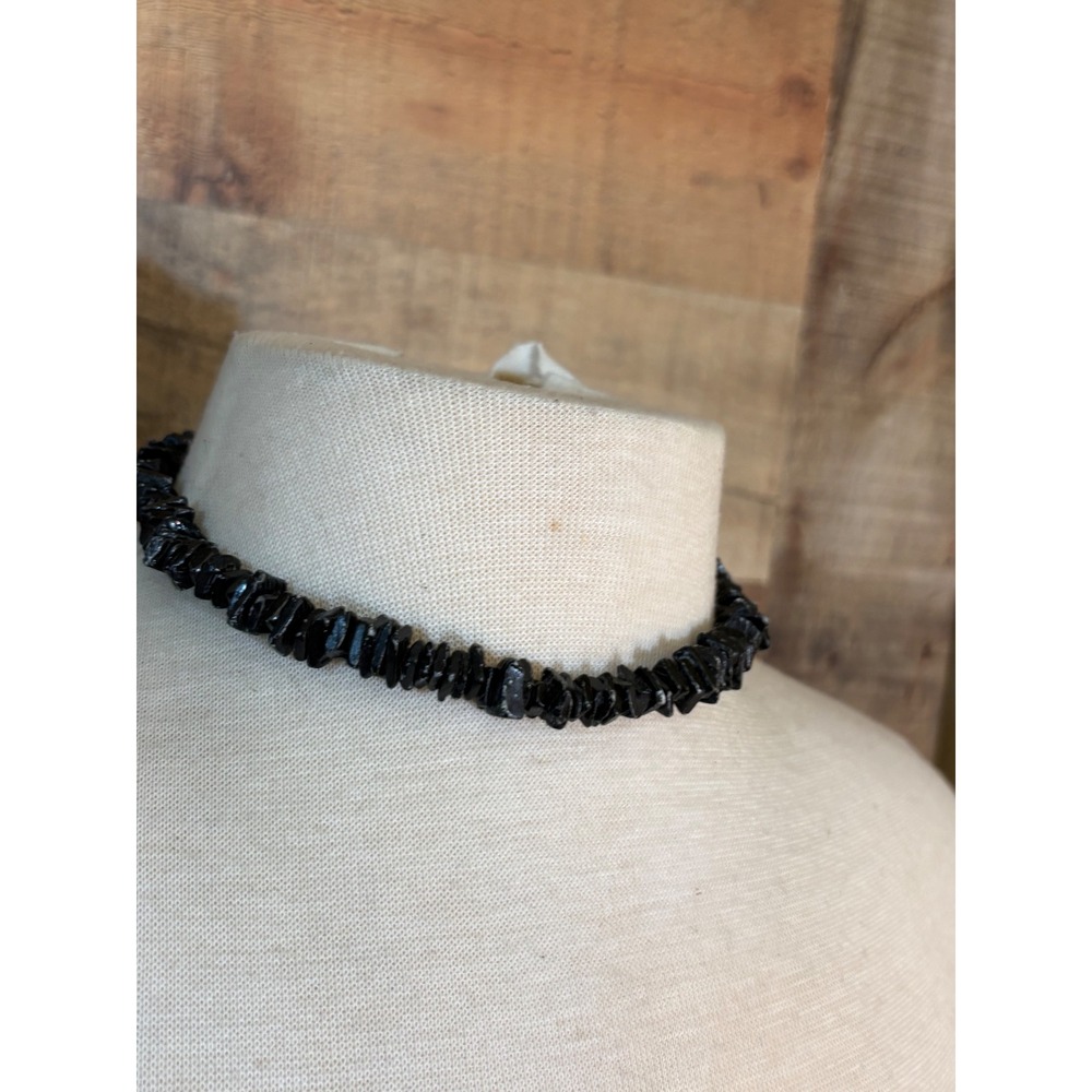 Black Chip Stone Choker Necklace Silver Barrel Clasp Bohemian